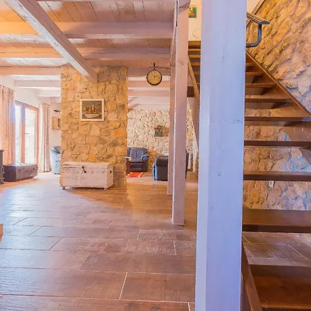 빌라 Rusticale With Private Pool