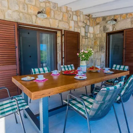 Rusticale With Private Pool Vrgorac