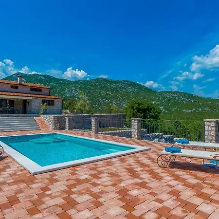 Rusticale With Private Pool Vrgorac