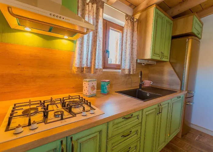 Rusticale With Private Pool *