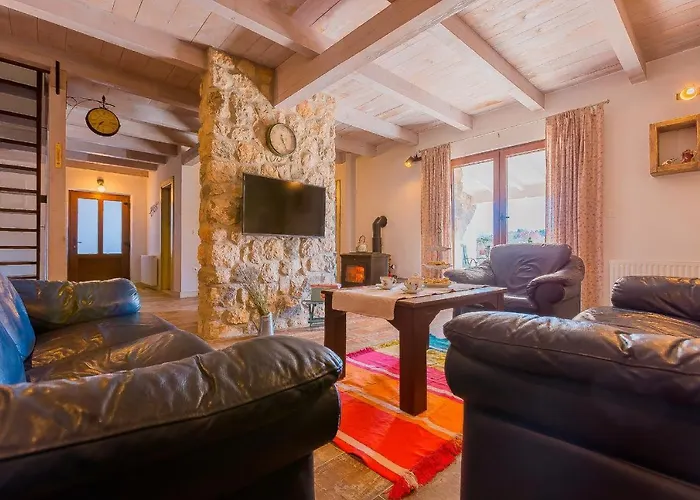 Rusticale With Private Pool