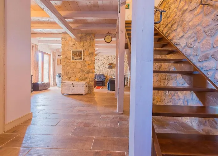 Villa Rusticale With Private Pool