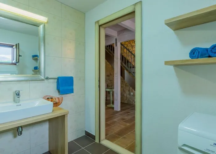 Rusticale With Private Pool Villa *